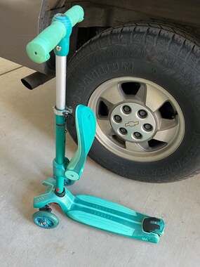 3-Wheel Kick Scooter with Foldable Seat and LED Light Up Wheels